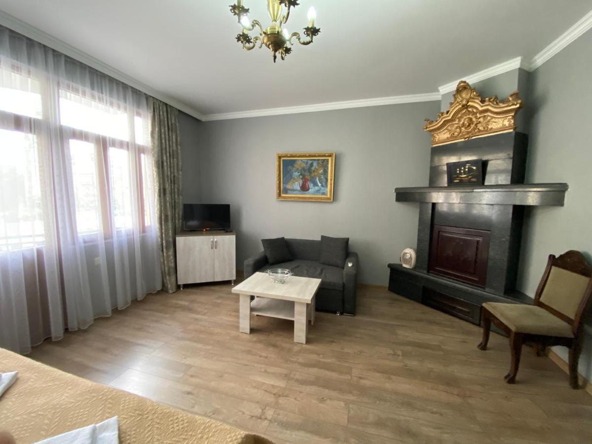 Cozy Studio On Europe Square Batumi Eksteriør billede