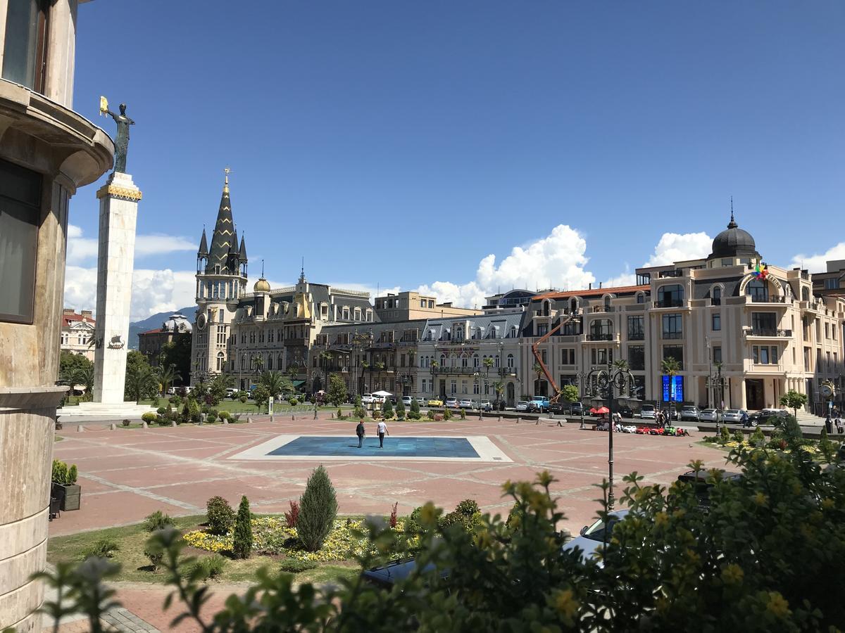 Cozy Studio On Europe Square Batumi Eksteriør billede
