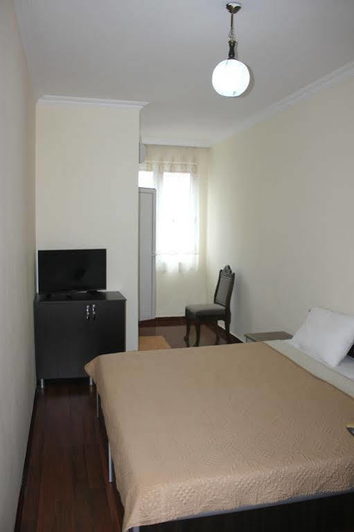 Cozy Studio On Europe Square Batumi Eksteriør billede